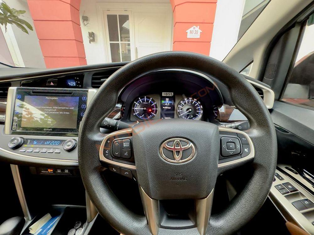 Mobil Toyota Kijang Innova 2017