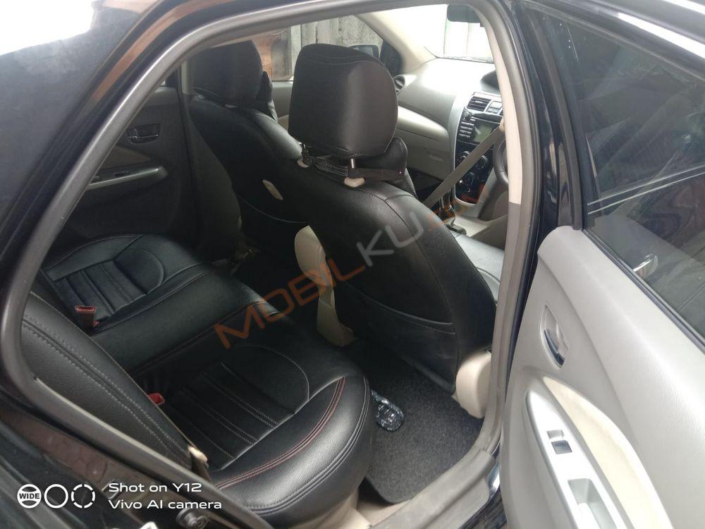 Mobil Toyota Vios 2012