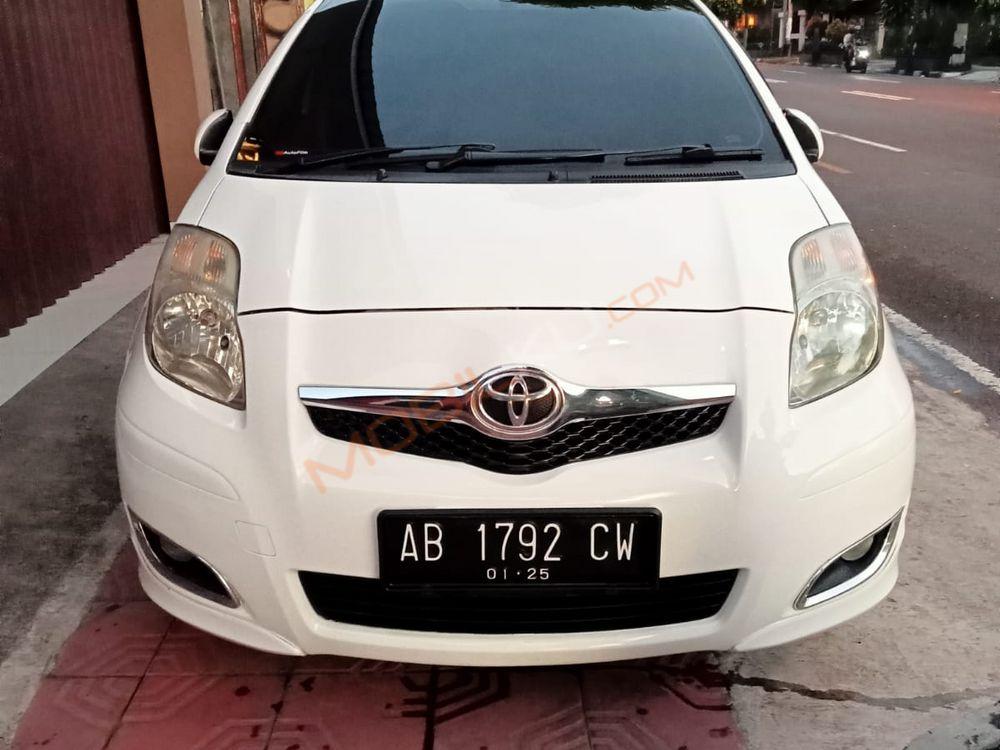 Mobil Toyota Yaris 2009
