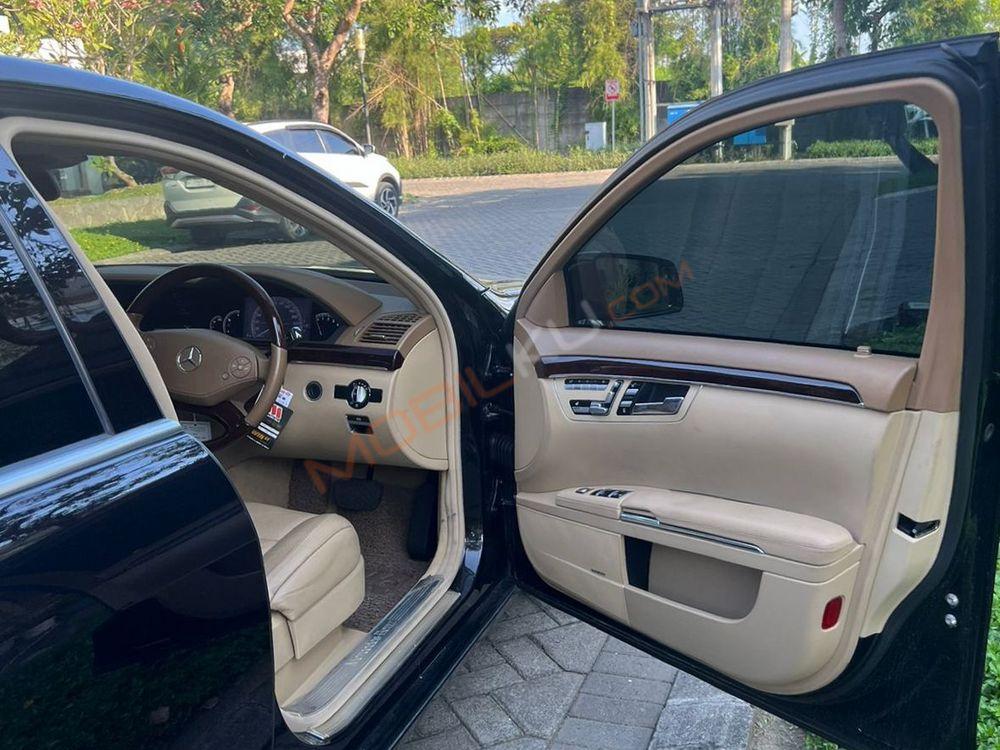 Mobil Mercedes-Benz S-Class 2011