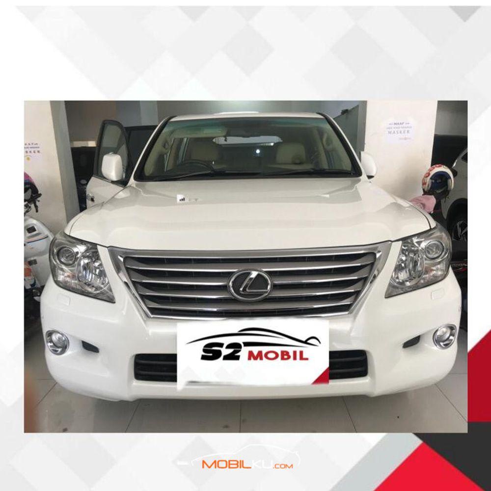 Mobil Lexus LX 2012