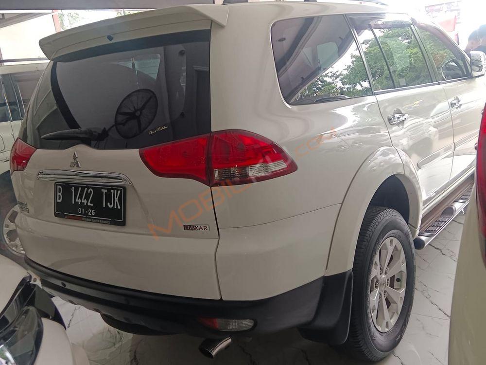 Mobil Mitsubishi Pajero Sport 2015