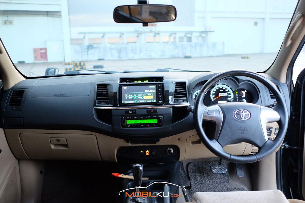 Mobil Toyota Fortuner 2015