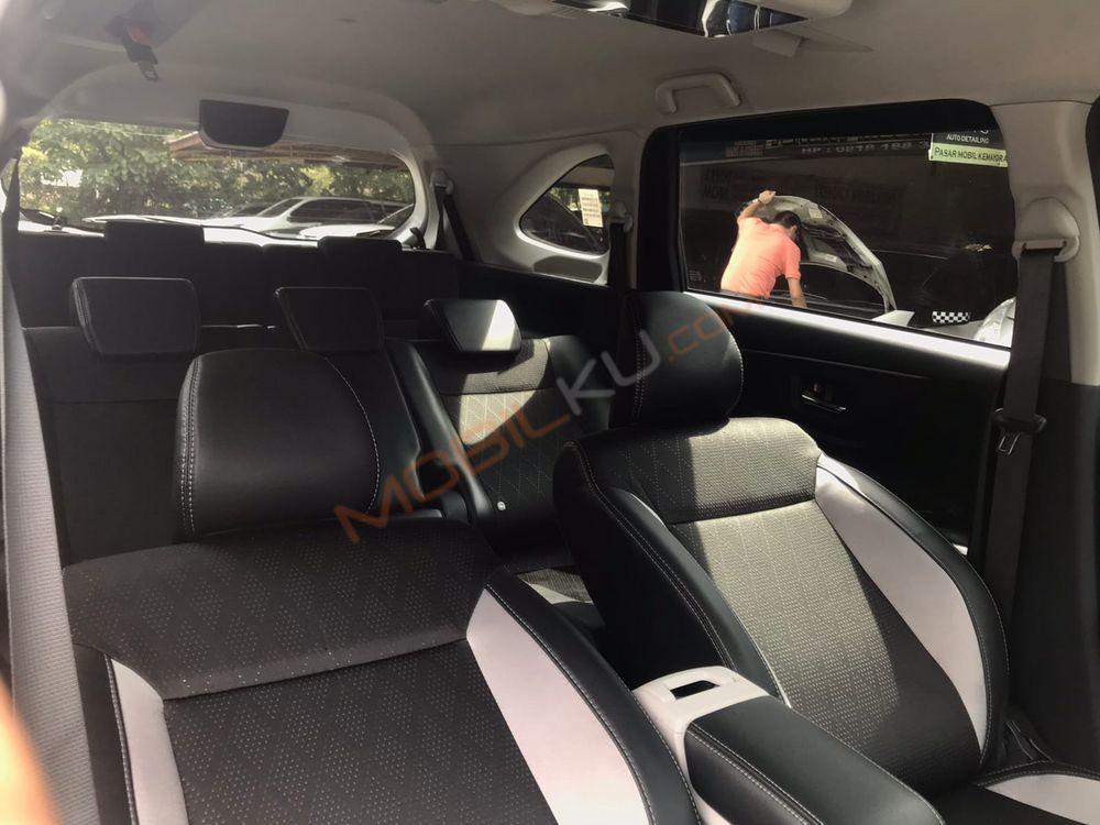 Mobil Toyota Veloz 2022