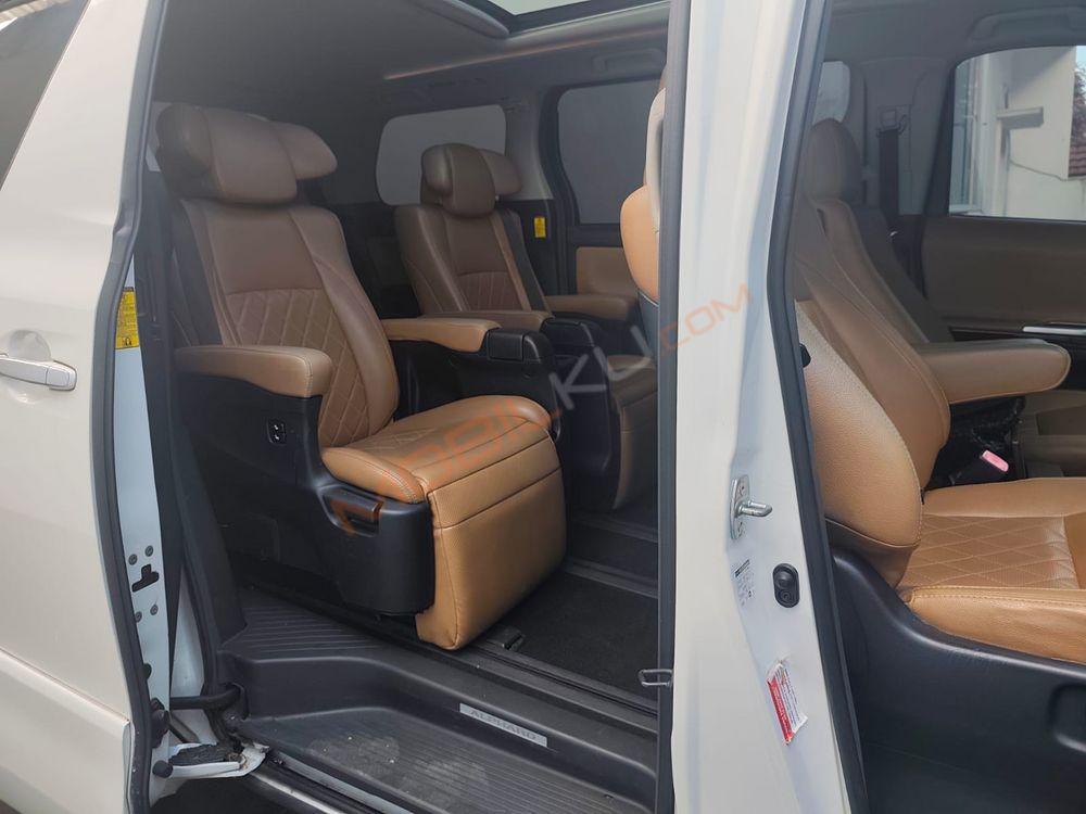 Mobil Toyota Alphard 2012