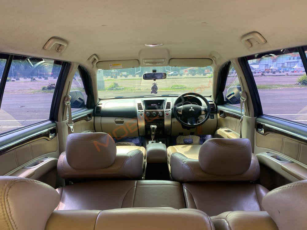 Mobil Mitsubishi Pajero 2010