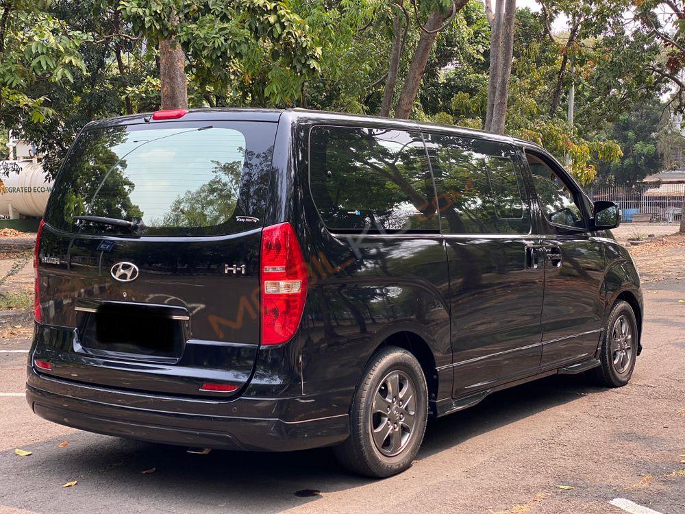 Mobil Hyundai H-1 2017
