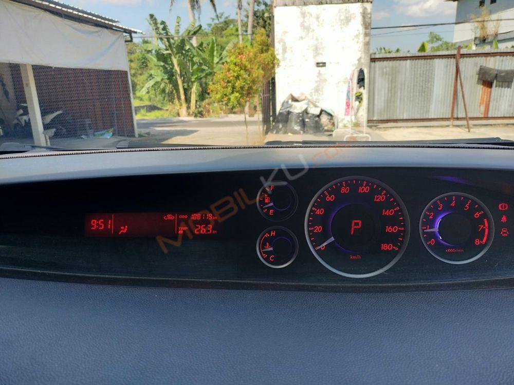 Mobil Mazda Biante 2012