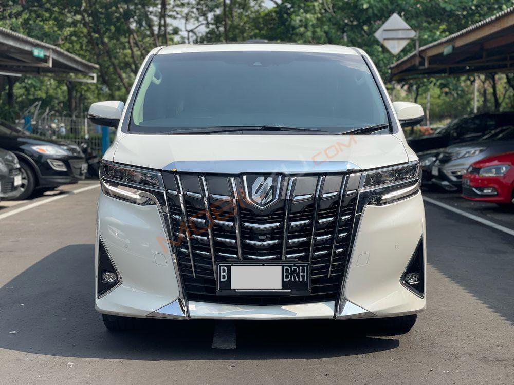 Mobil Toyota Alphard 2020