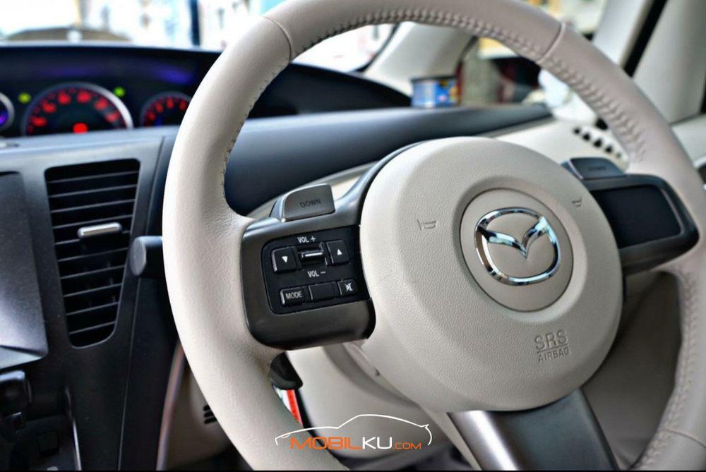 Mobil Mazda Biante 2017