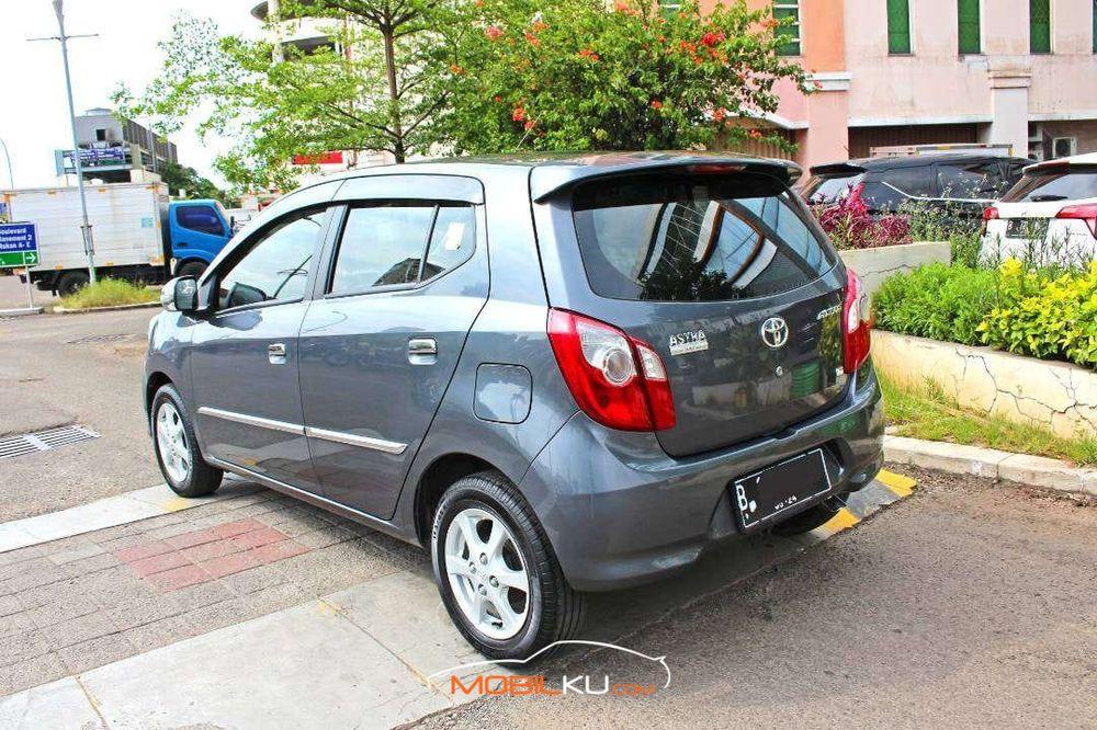 Mobil Toyota Agya 2014