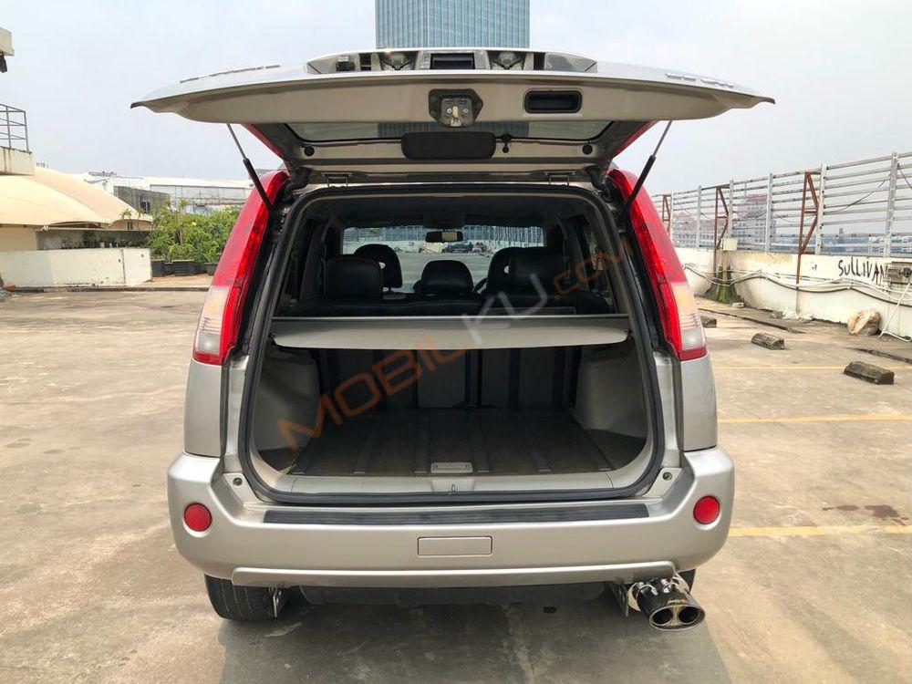 Mobil Nissan X-Trail 2007