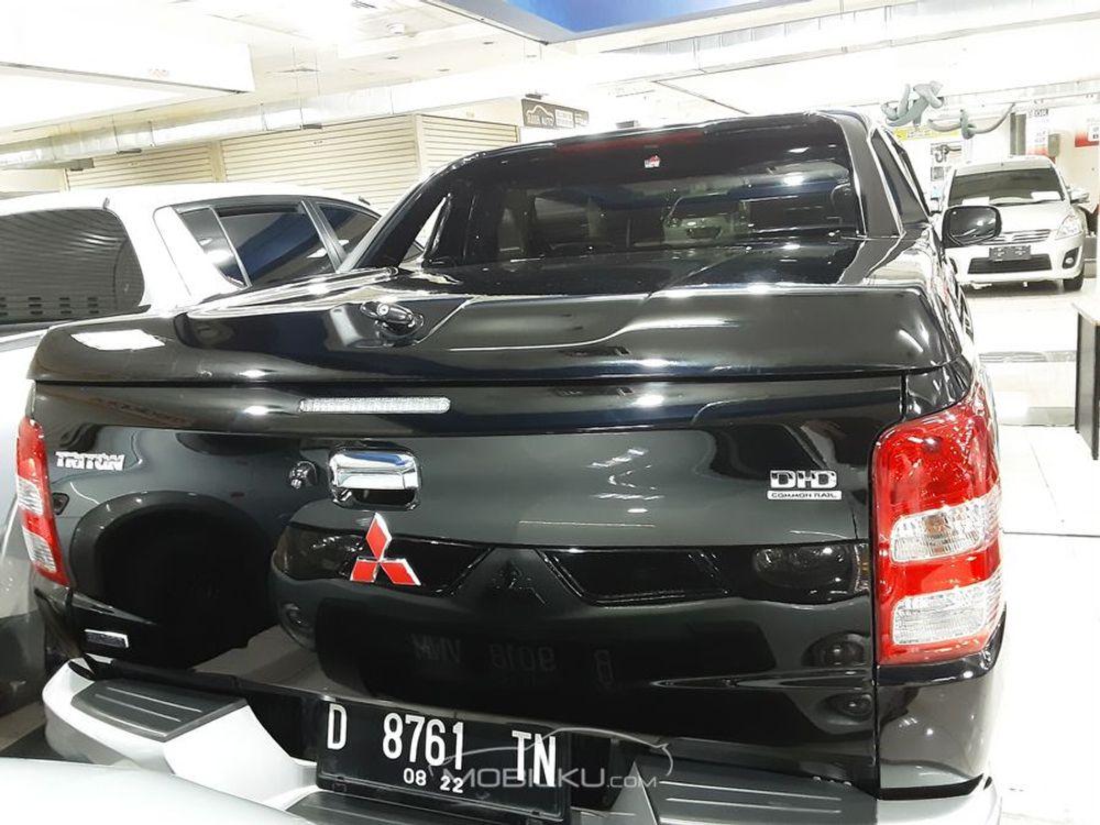 Mobil Mitsubishi Triton 2017