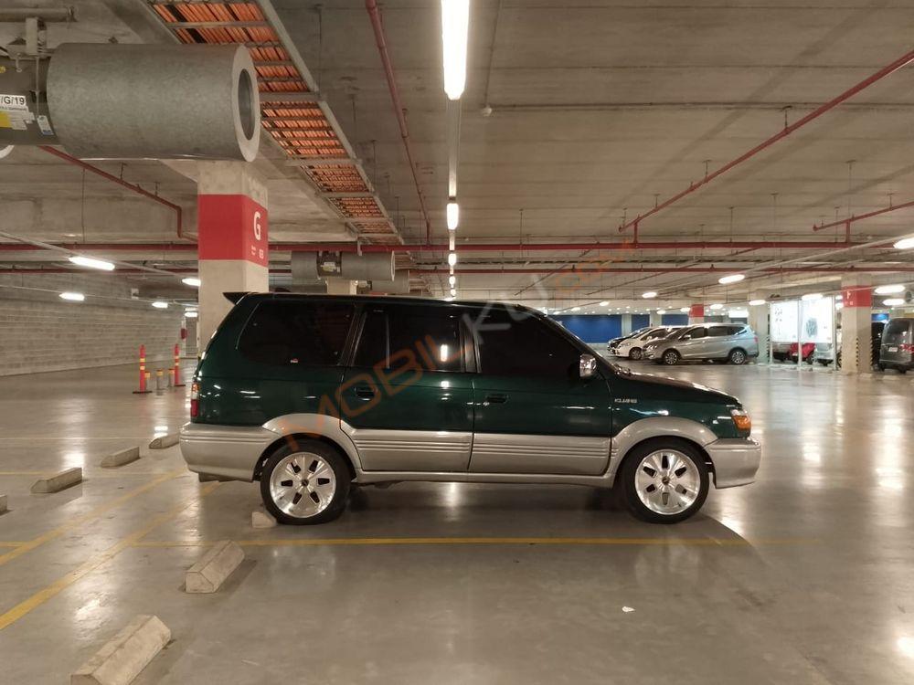 Mobil Toyota Kijang 1997