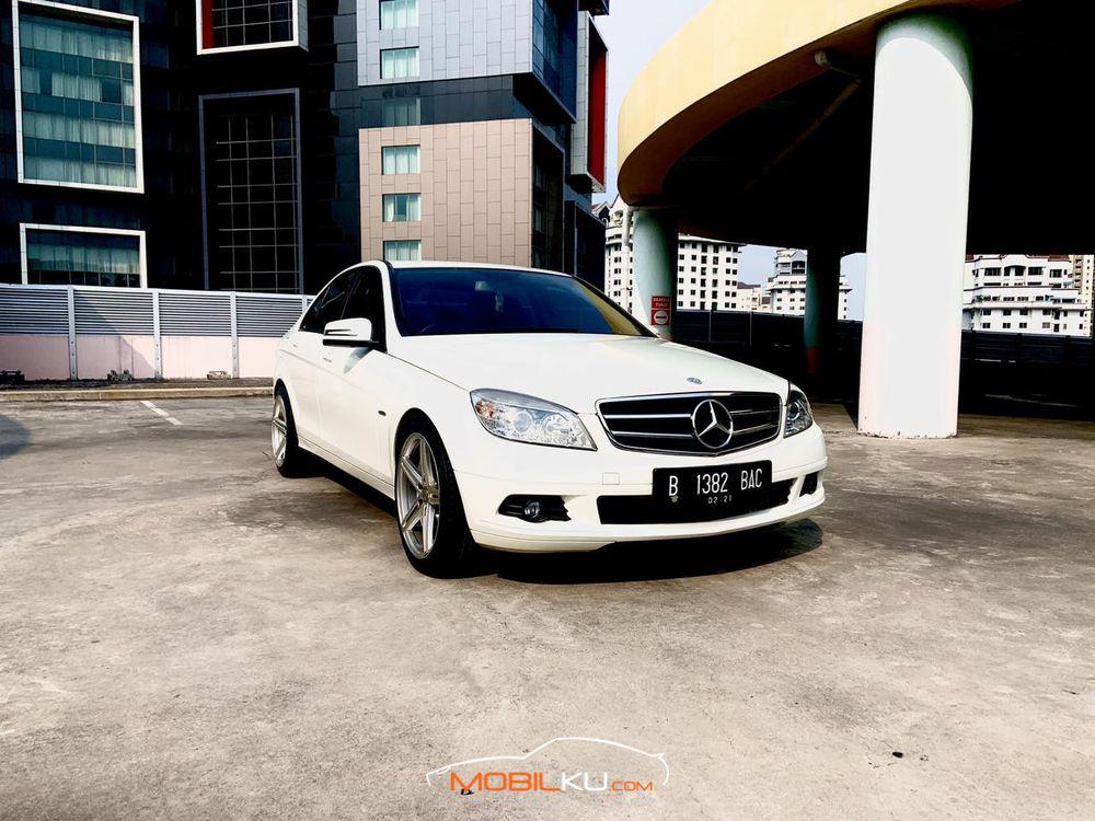 Mobil Mercedes-Benz C-Class 2011