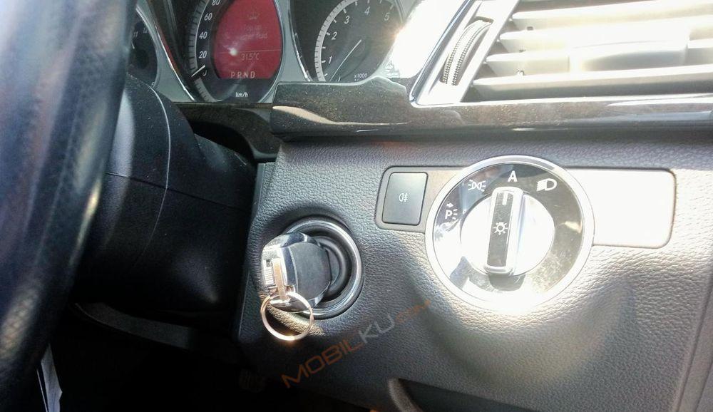 Mobil Mercedes-Benz E-Class 2011