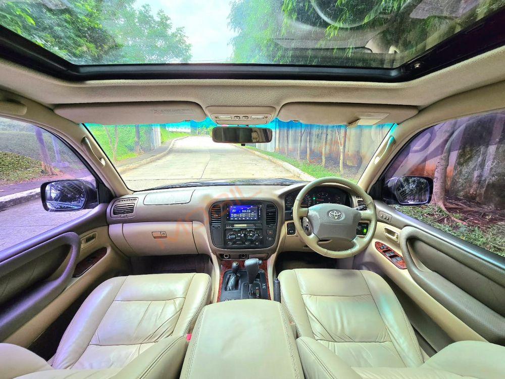 Mobil Toyota Land Cruiser 2002