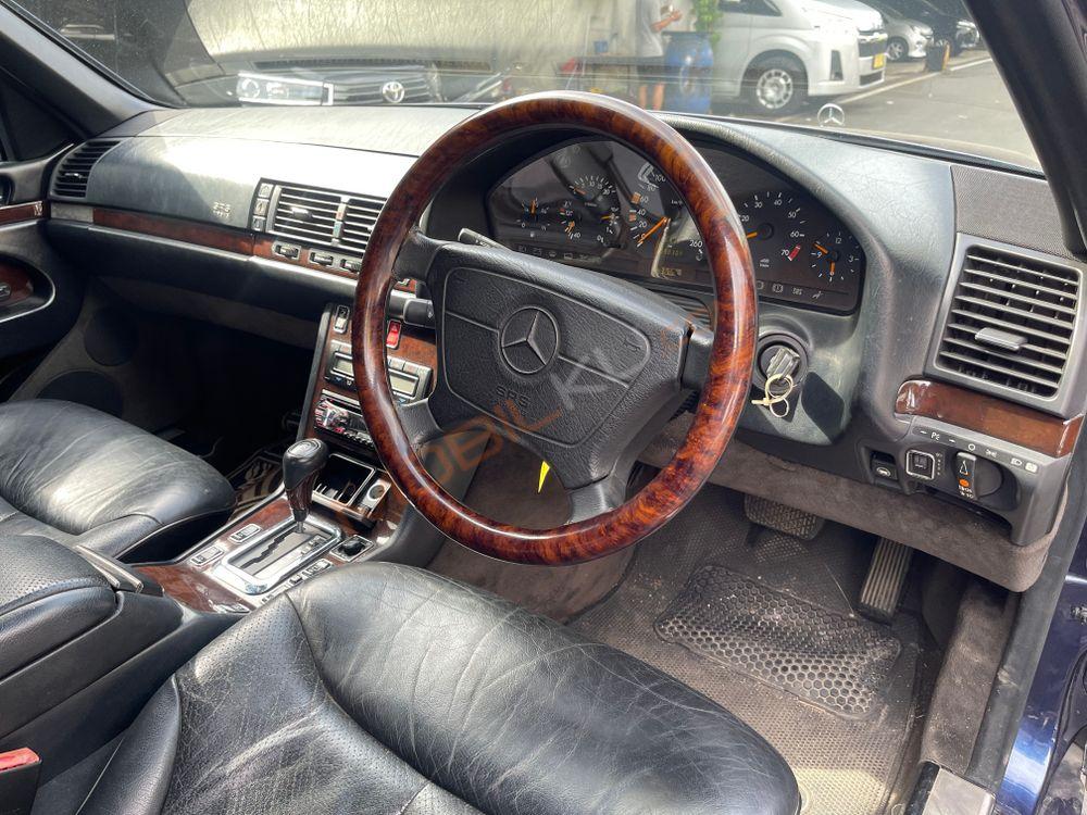 Mobil Mercedes-Benz S-Class 1996
