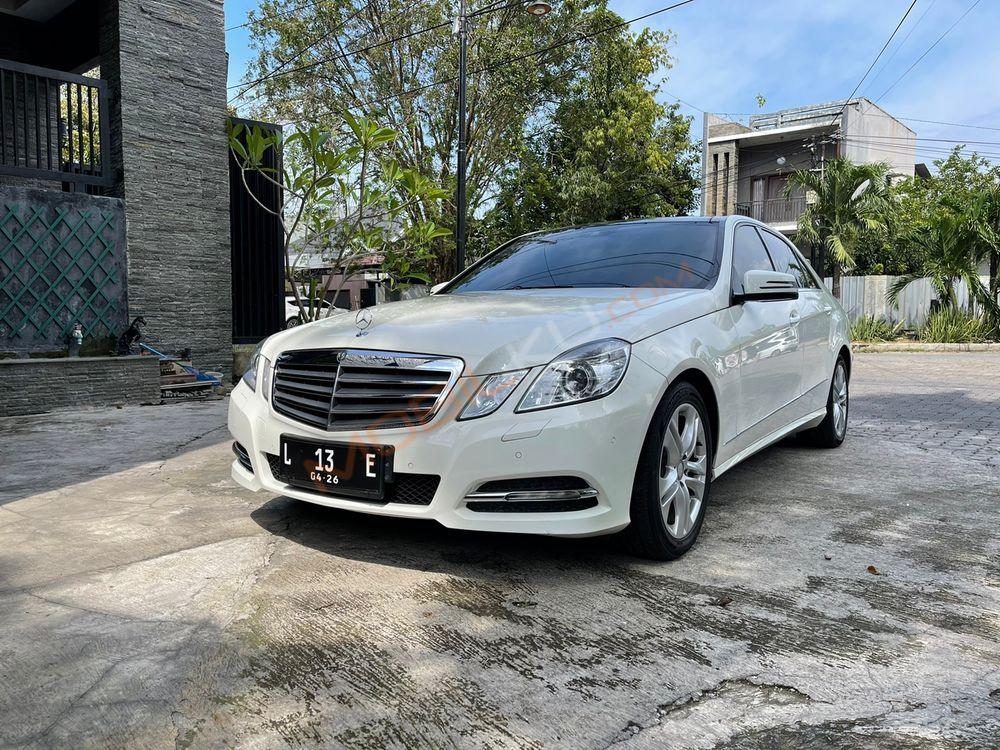Mobil Mercedes-Benz E-Class 2011
