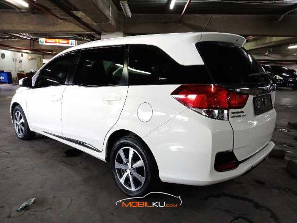 Mobil Honda Mobilio 2016