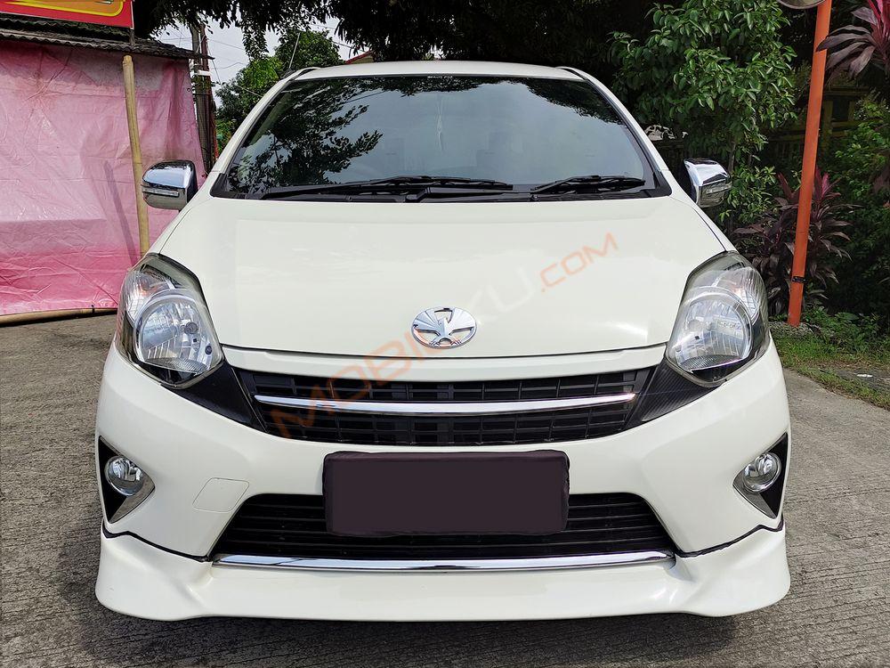 Mobil Toyota Agya 2015