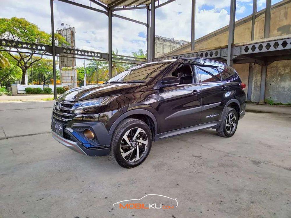 Mobil Toyota Rush 2018