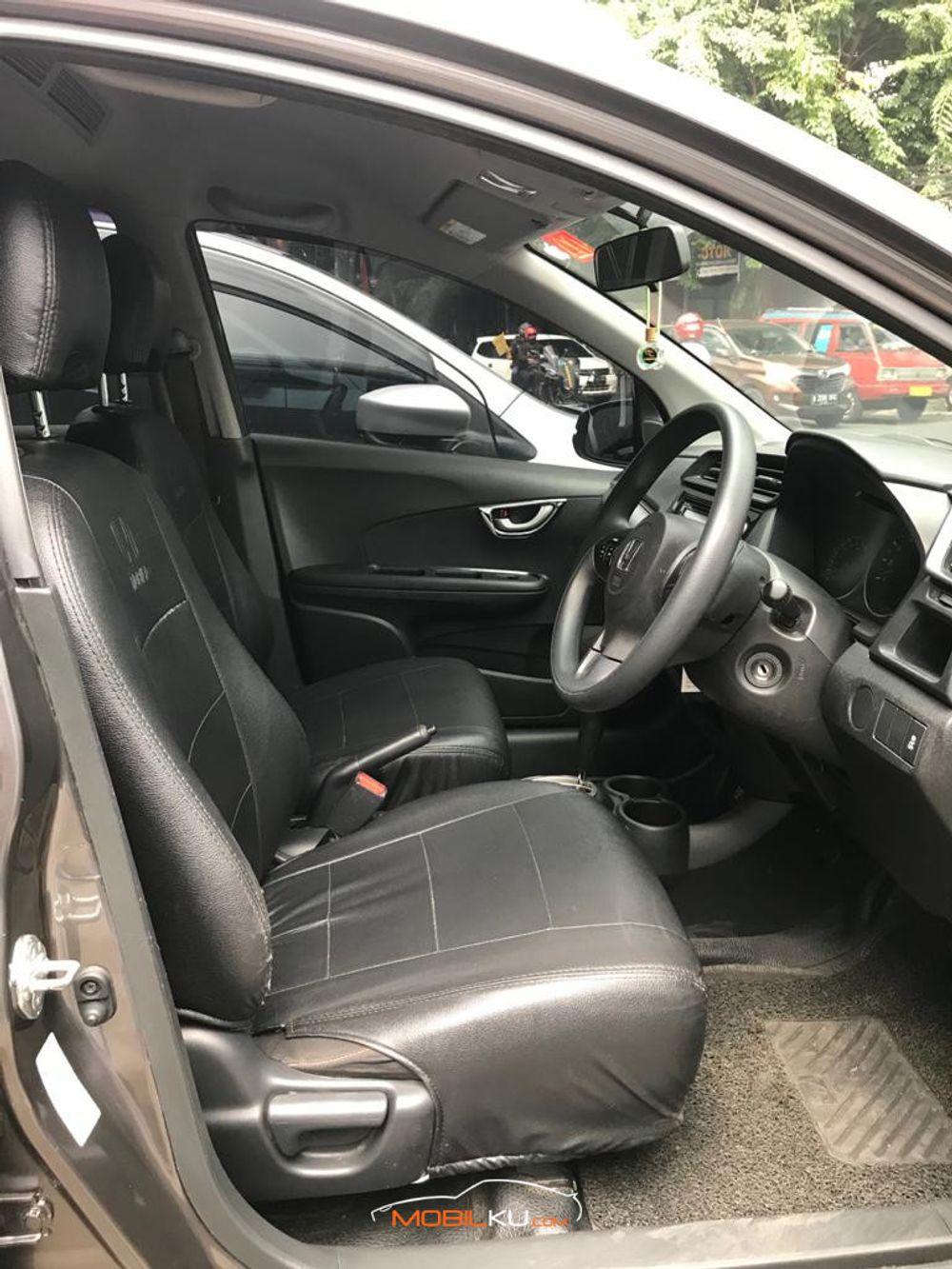 Mobil Nissan Grand Livina 2014