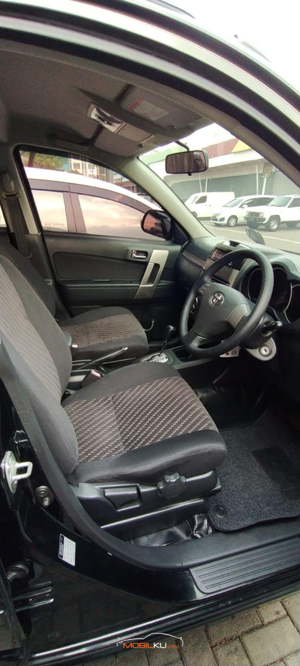 Mobil Toyota Rush 2014
