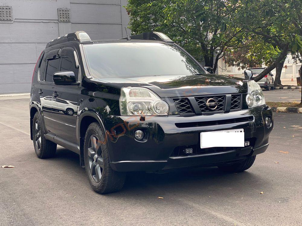 Mobil Nissan X-Trail 2008