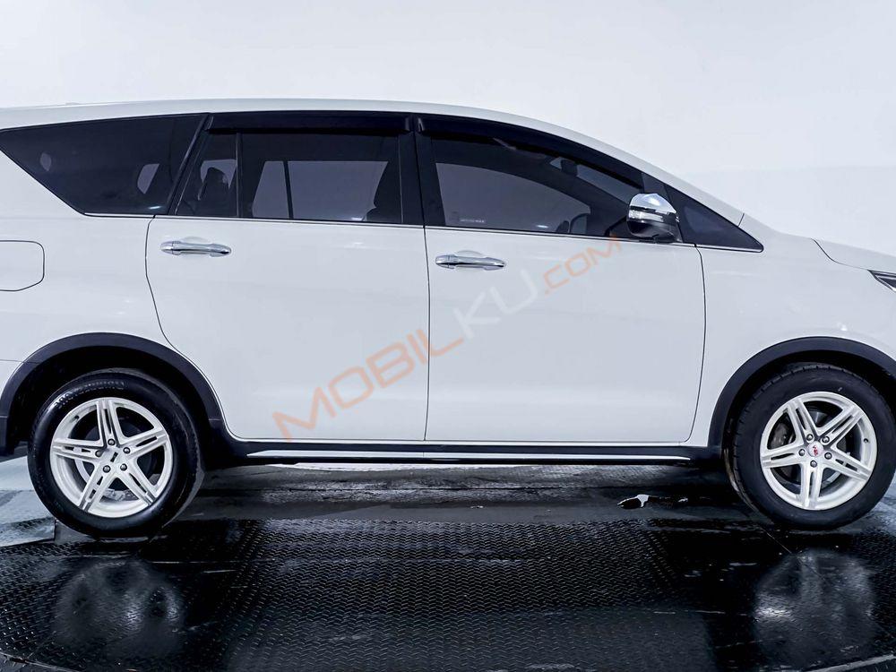 Mobil Toyota Kijang Innova 2017