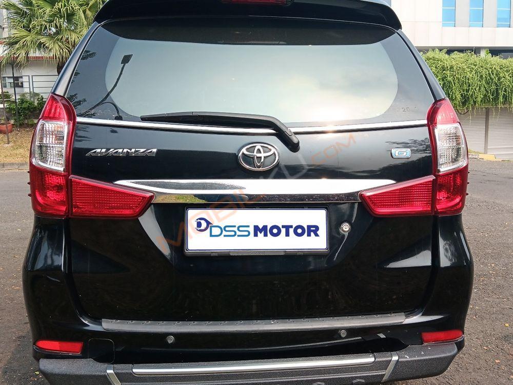 Mobil Toyota Avanza 2015
