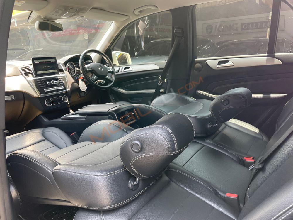 Mobil Mercedes-Benz ML 2013