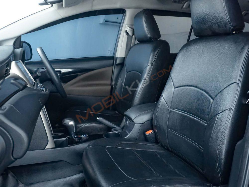 Mobil Toyota Kijang Innova 2021