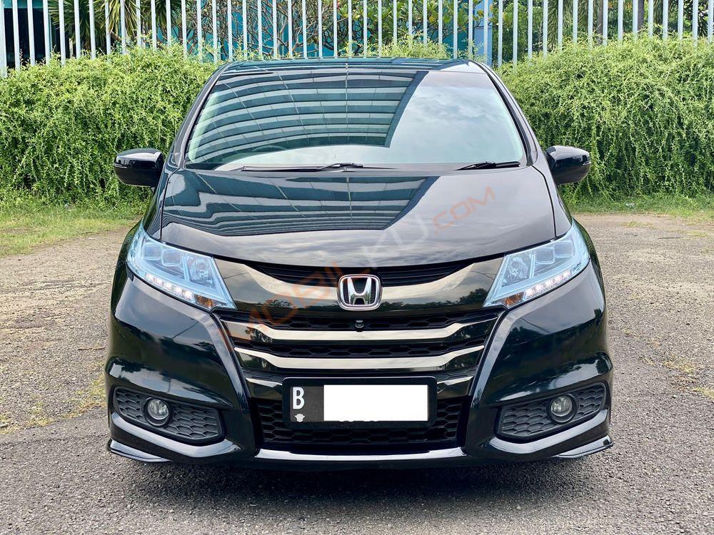 Mobil Honda Odyssey 2015