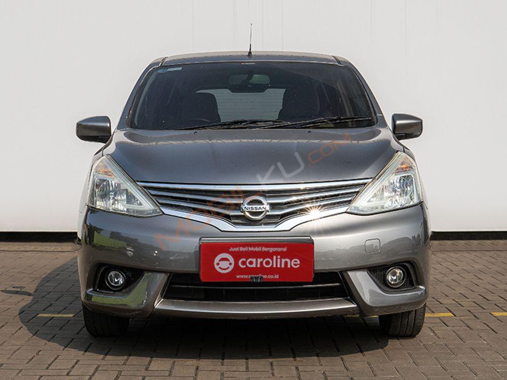 Mobil Nissan Grand Livina 2013