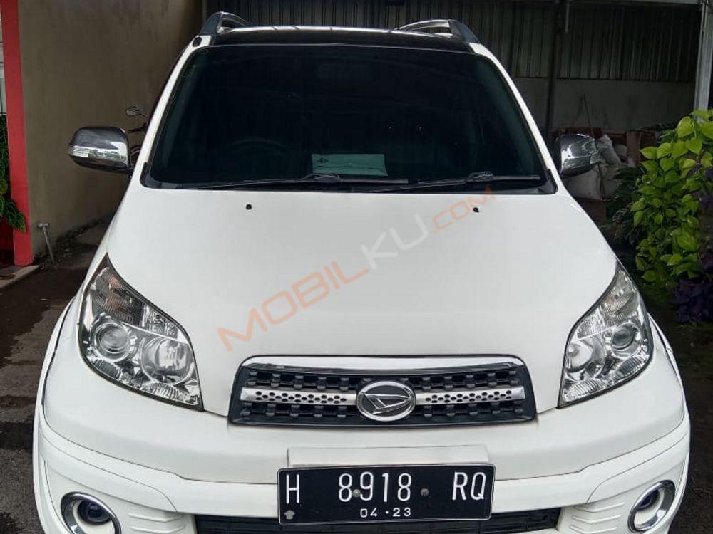 Mobil Daihatsu Terios 2014