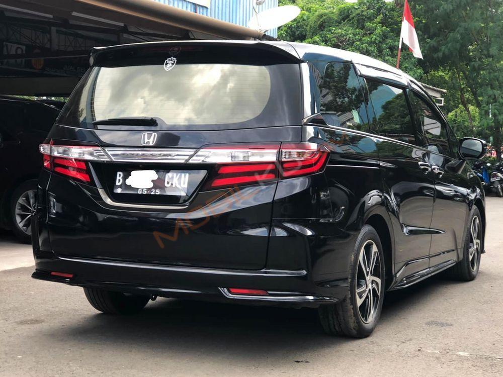 Mobil Honda Odyssey 2015