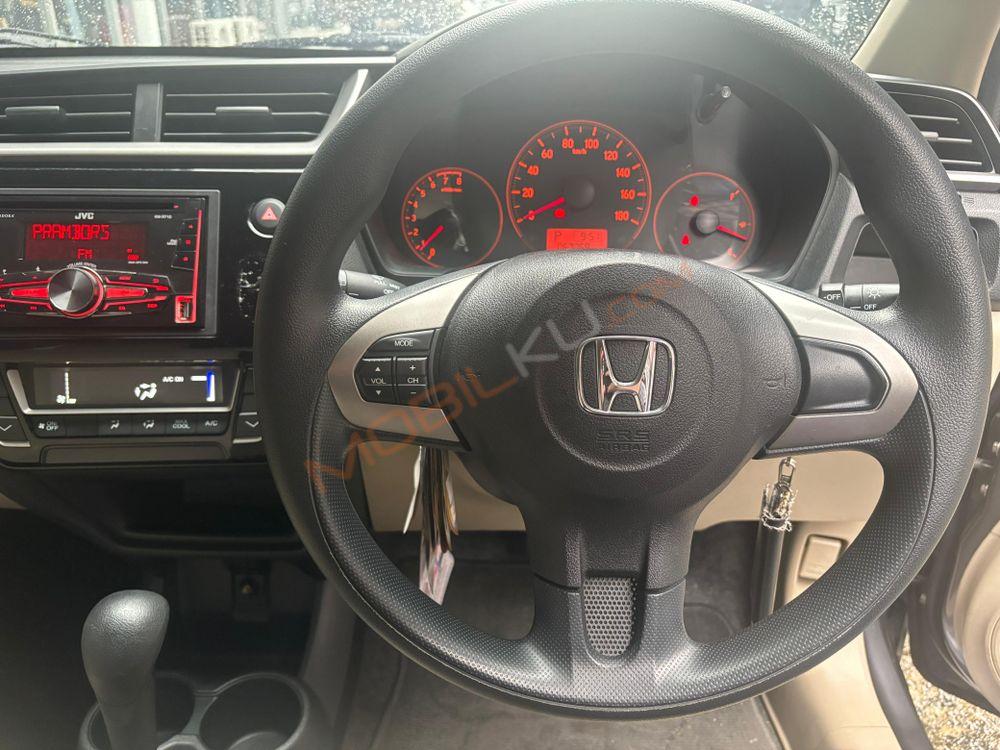 Mobil Honda Brio 2016