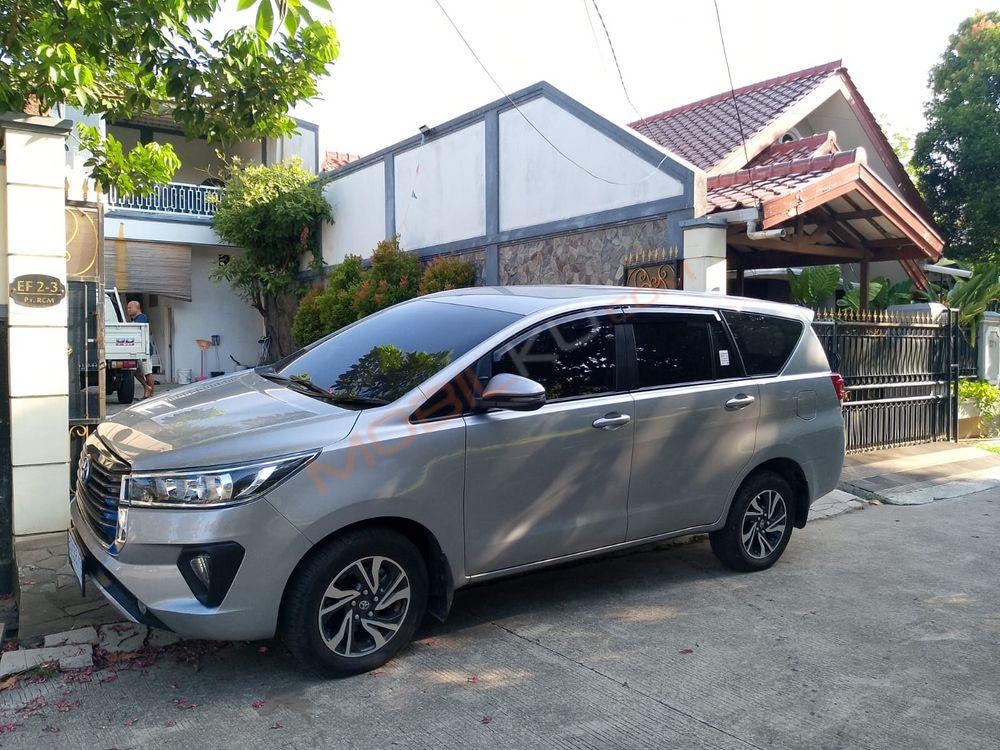 Mobil Toyota Kijang Innova 2024