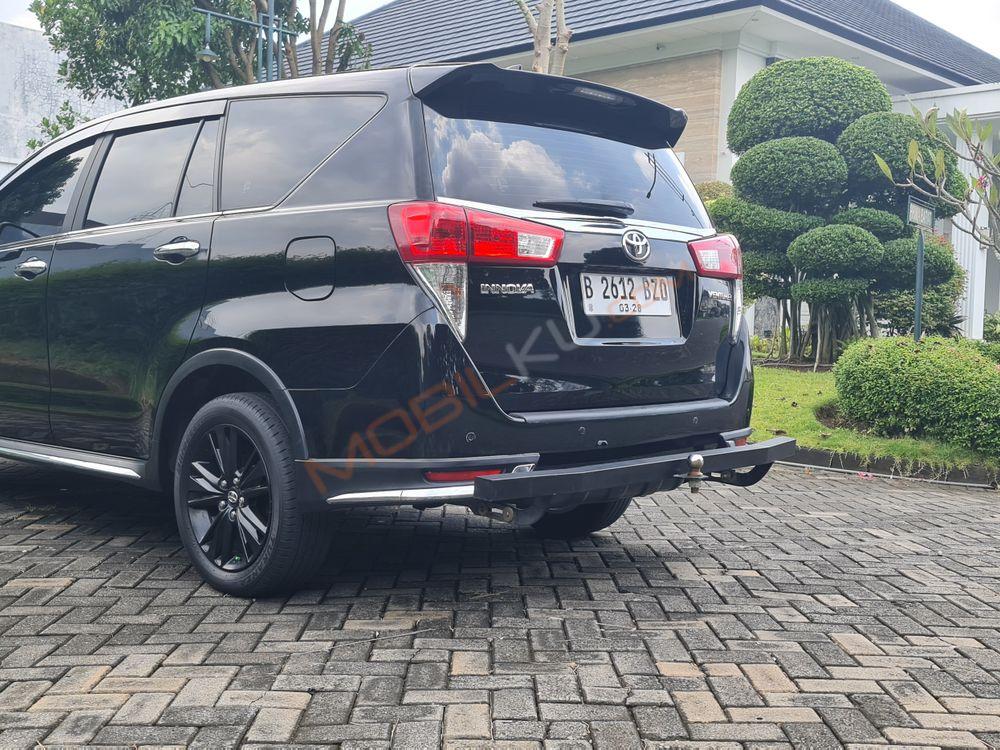 Mobil Toyota Kijang Innova 2018