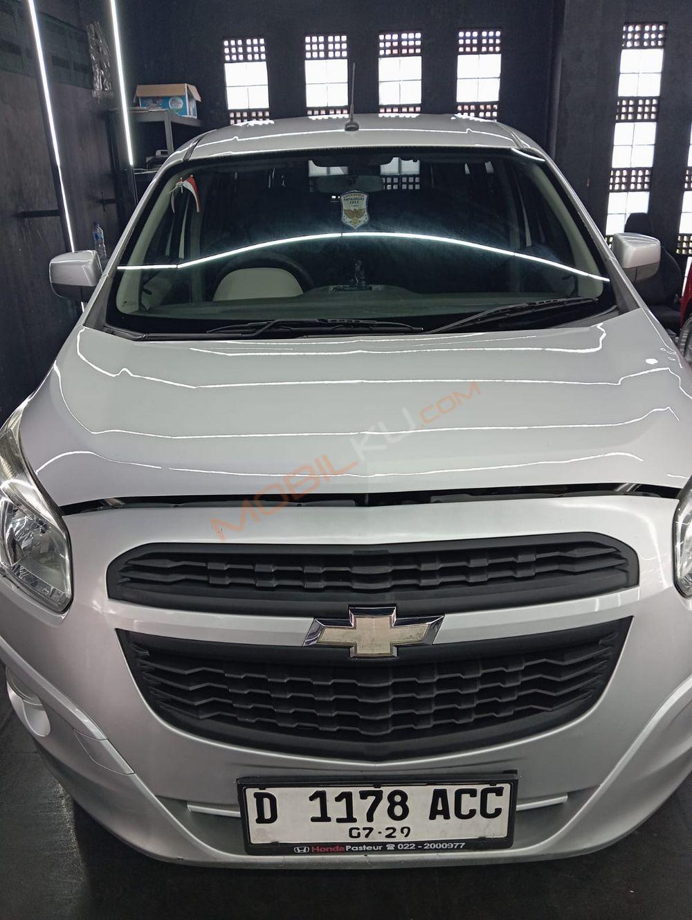 Mobil Chevrolet Spin 2014