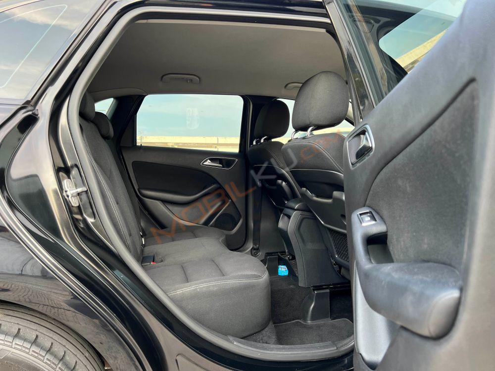 Mobil Mercedes-Benz B-Class 2013