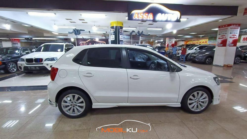 Mobil Volkswagen Polo 2017