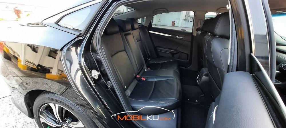Mobil Honda Civic Sedan 2016