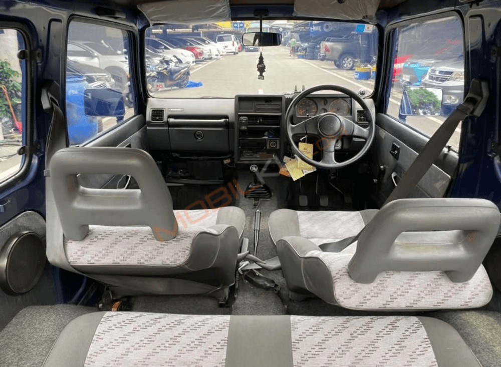 Mobil Suzuki Katana 2004