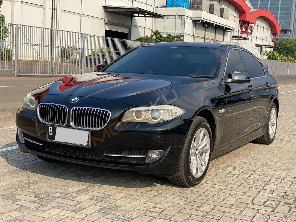 Mobil BMW 5 Series 2013