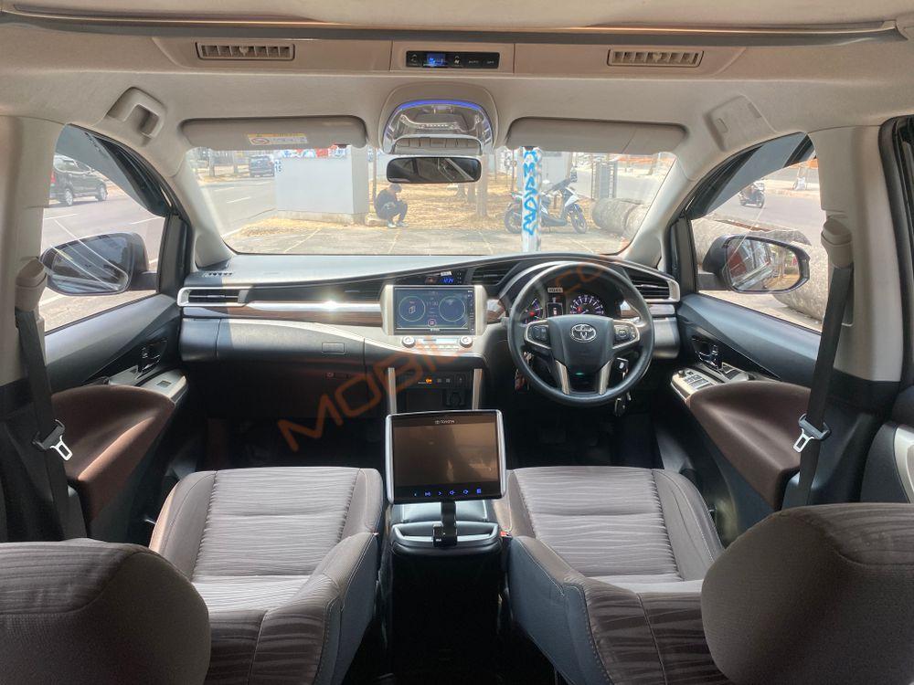 Mobil Toyota Kijang Innova 2022