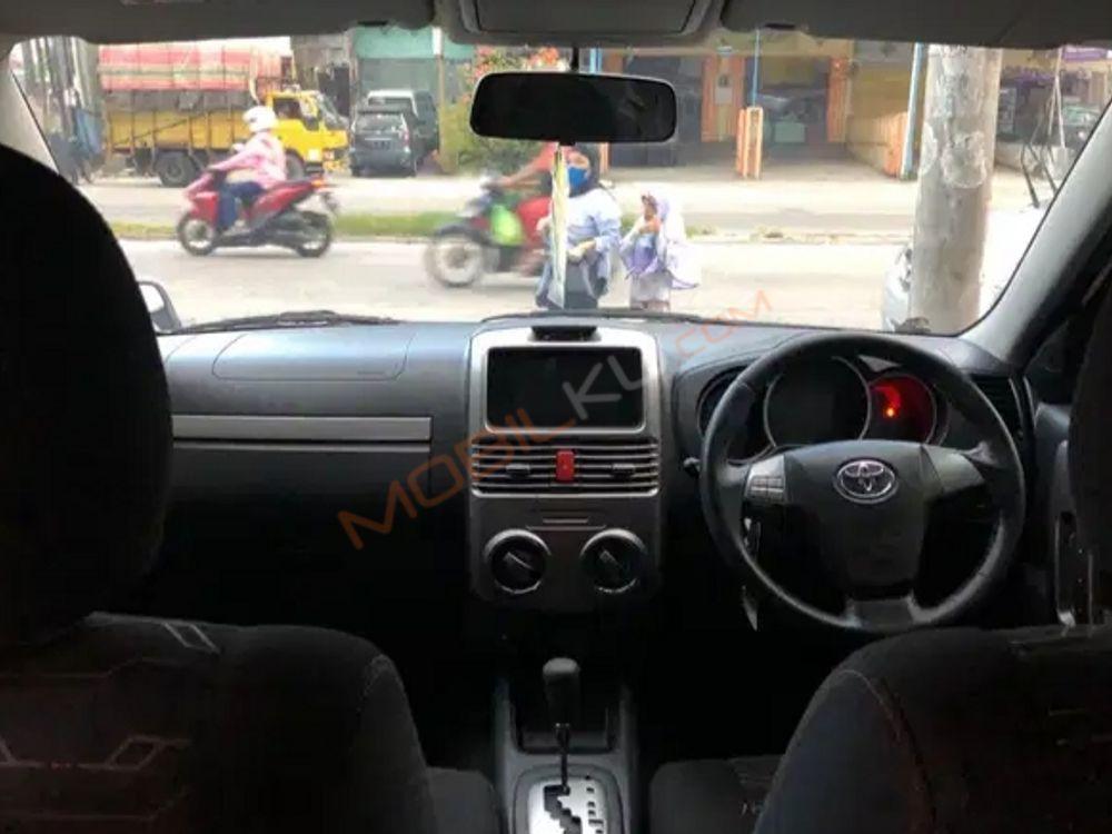 Mobil Toyota Rush 2015