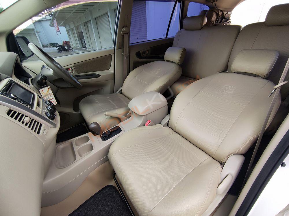 Mobil Toyota Kijang Innova 2013