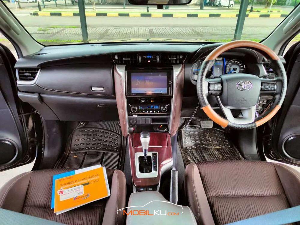 Mobil Toyota Fortuner 2016